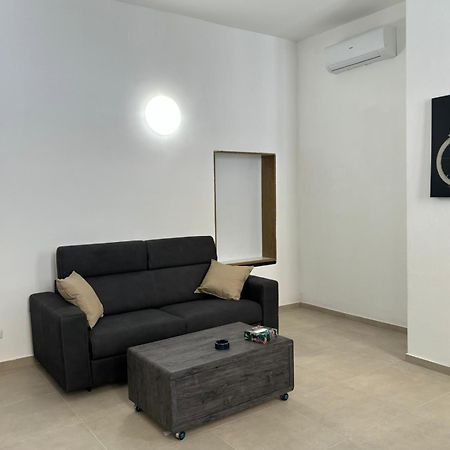 Fiore Apartments Fiorenzuola d'Arda Bagian luar foto