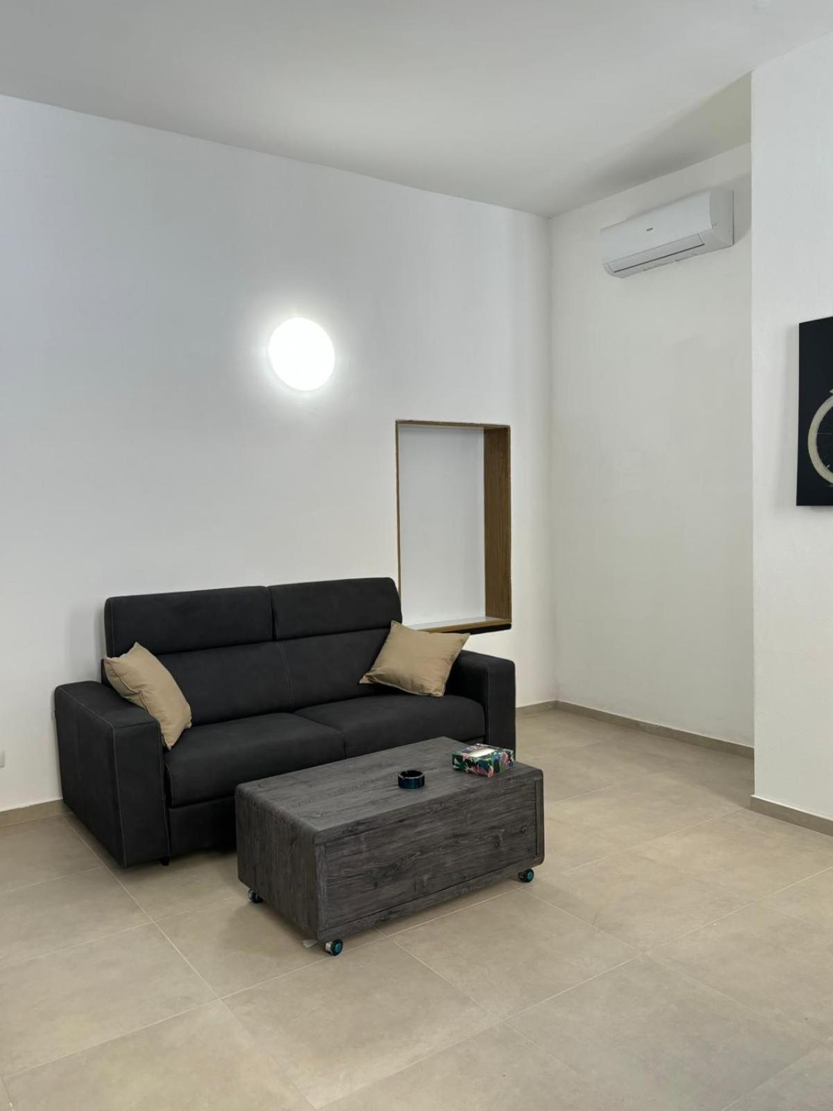 Fiore Apartments Fiorenzuola d'Arda Bagian luar foto